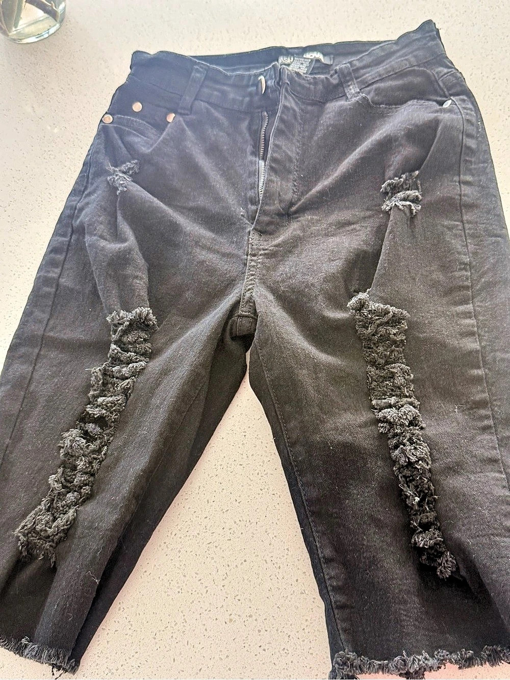 Fashion Nova Distressed Cropped Jeans shorts in Black Waist 6 high stretch